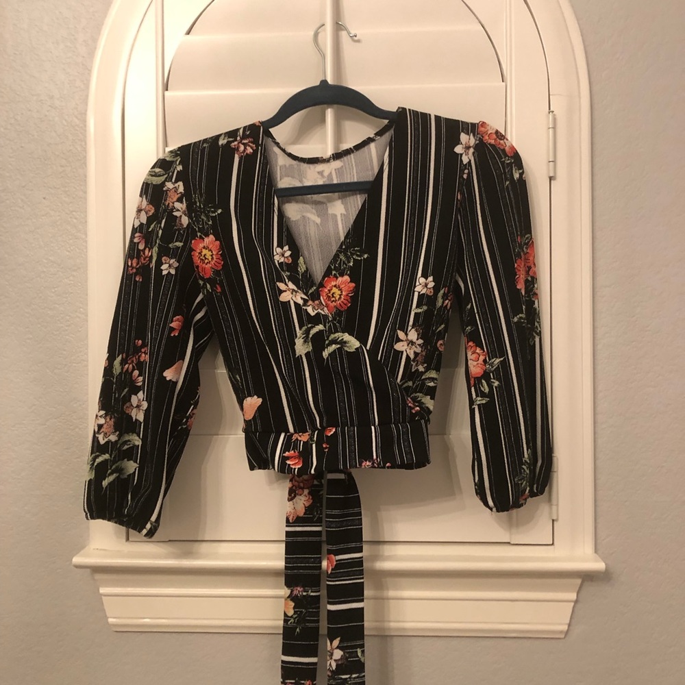 FLORAL AND STRIPED CROPPED SHIRT